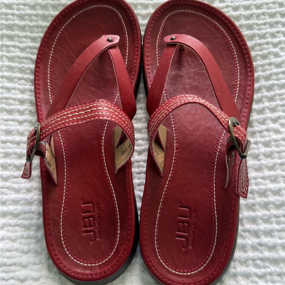 JBU Jambu Designs Womens Red Sandals Size 8 NWOT with Original Box